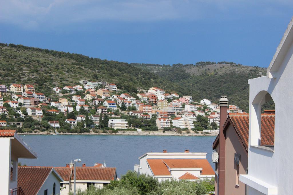 Apartment Ema Trogir Oda fotoğraf